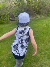 Load image into Gallery viewer, Sports tank hoodie