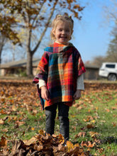 Load image into Gallery viewer, Flannel poncho