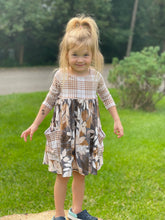 Load image into Gallery viewer, Leaves with plaid